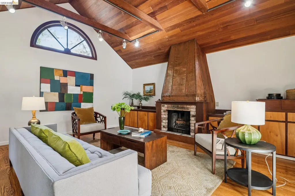 824 Paru Street Alameda CA 94501
