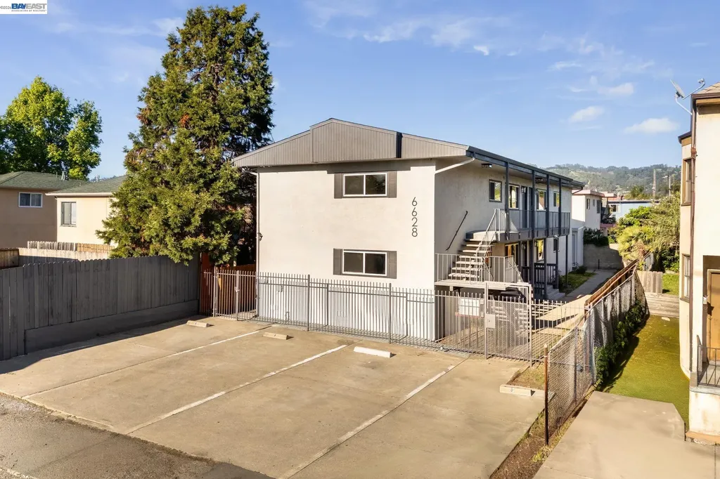 6628 Helen Court Oakland CA 94608