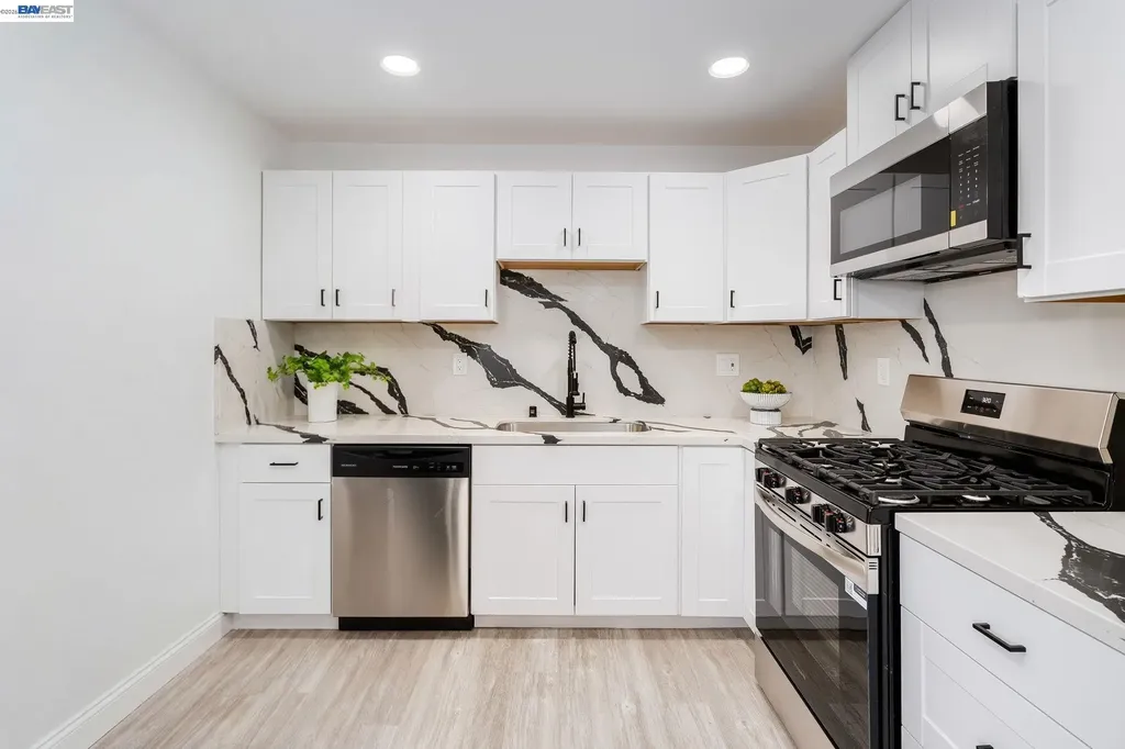 6628 Helen Court Oakland CA 94608