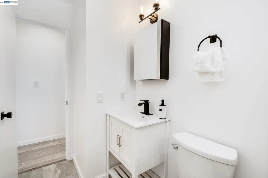 6628 Helen Court Oakland CA 94608