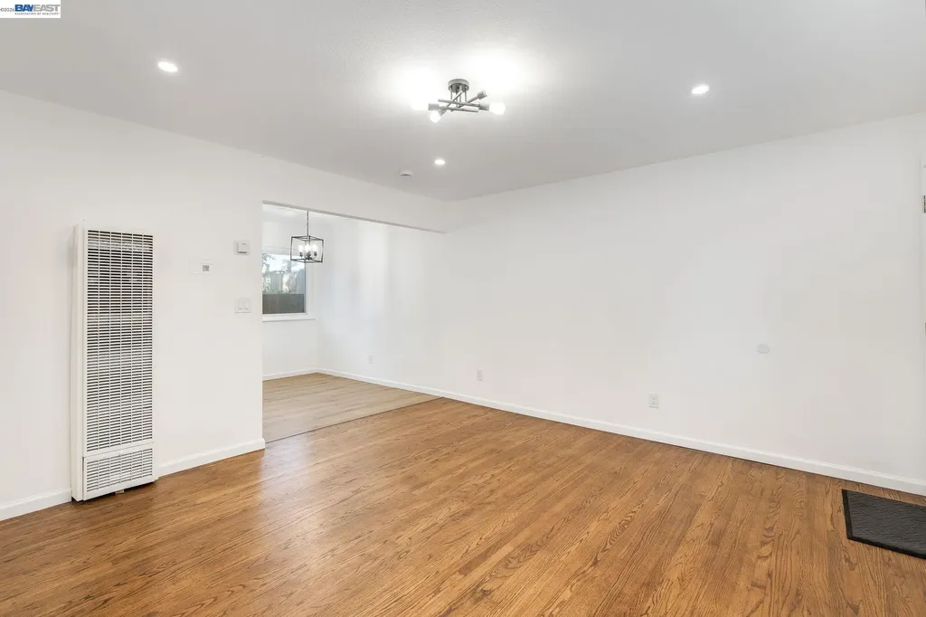 6628 Helen Court Oakland CA 94608
