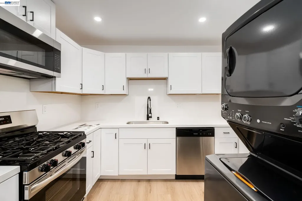 6628 Helen Court Oakland CA 94608