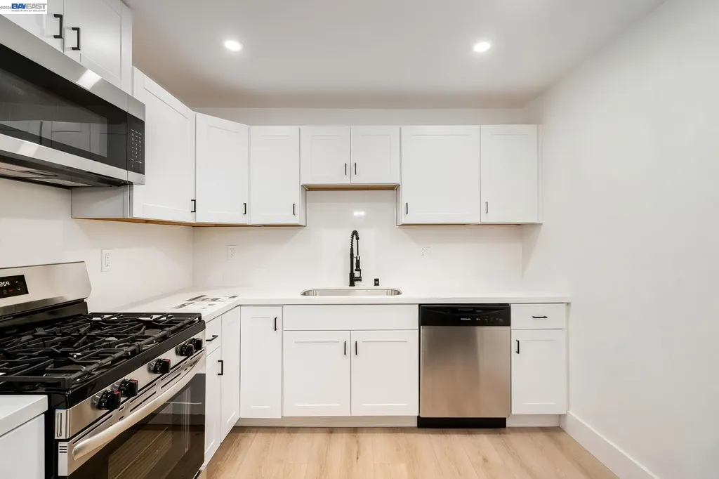 6628 Helen Court Oakland CA 94608