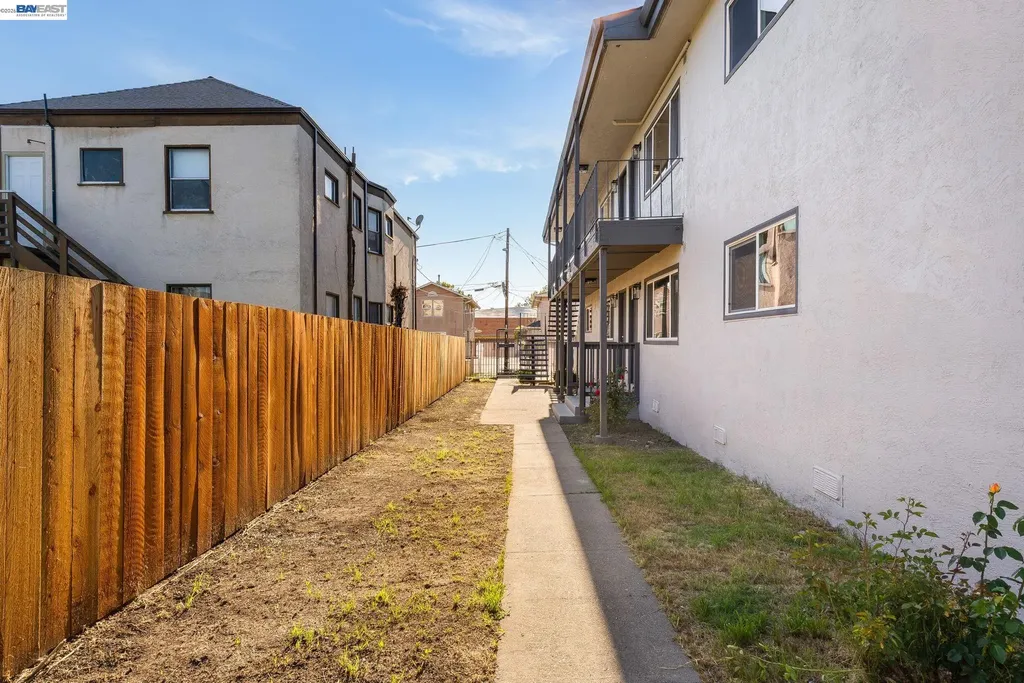 6628 Helen Court Oakland CA 94608