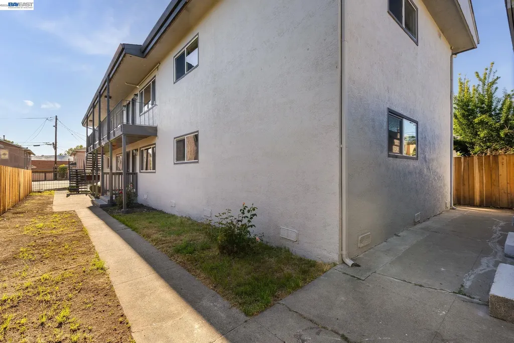 6628 Helen Court Oakland CA 94608