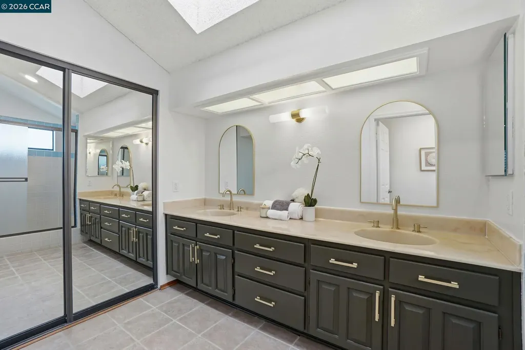 319 Oak Glen Court Martinez CA 94553