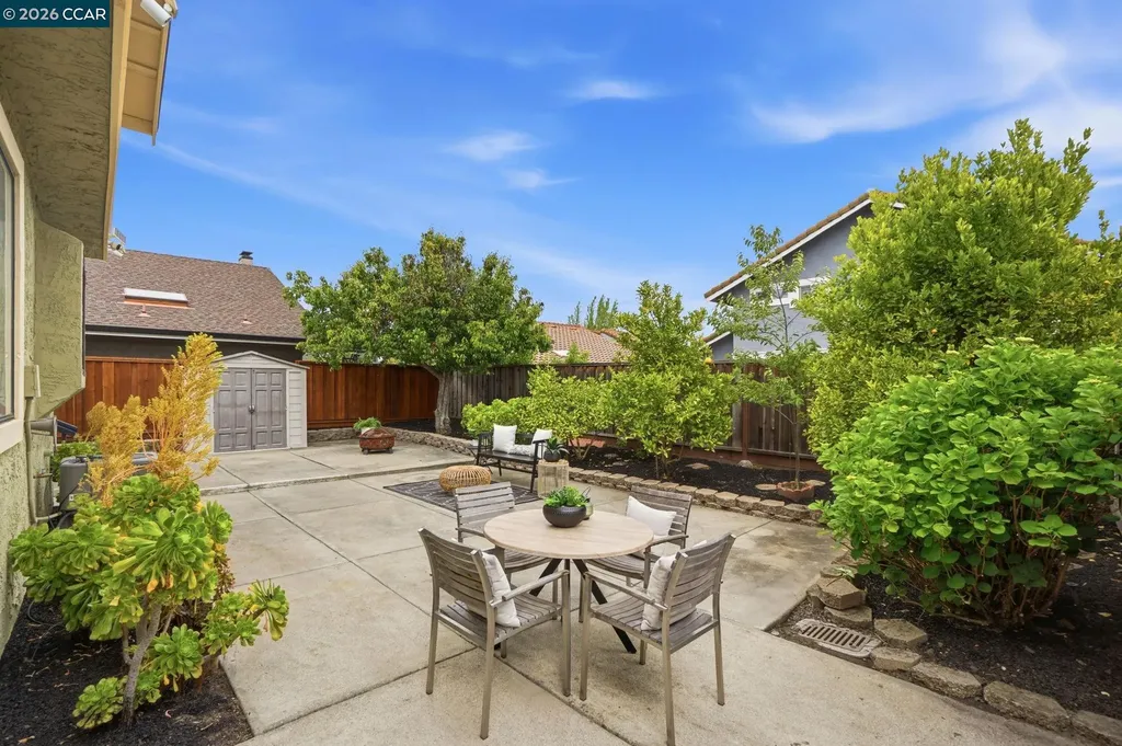 319 Oak Glen Court Martinez CA 94553