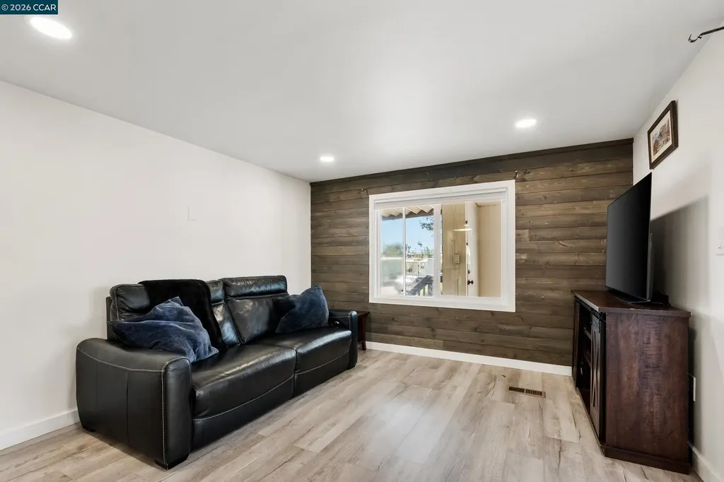 32 Galloway Drive Concord CA 94518