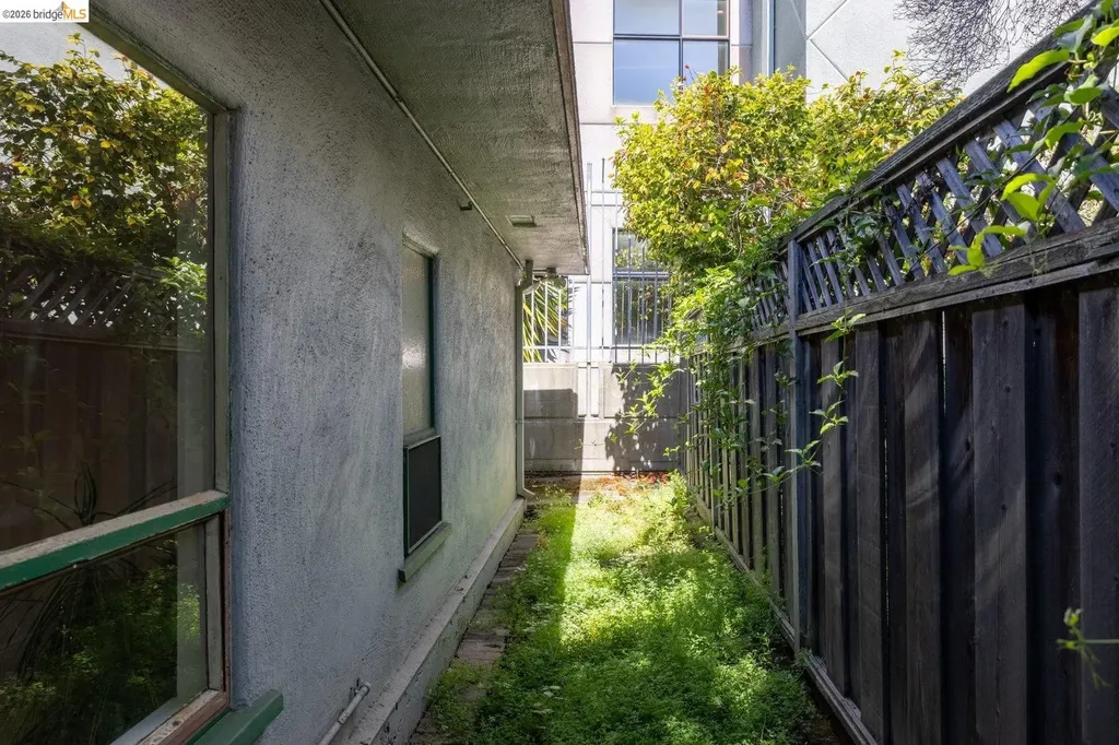 3021 Telegraph Avenue Berkeley CA 94705