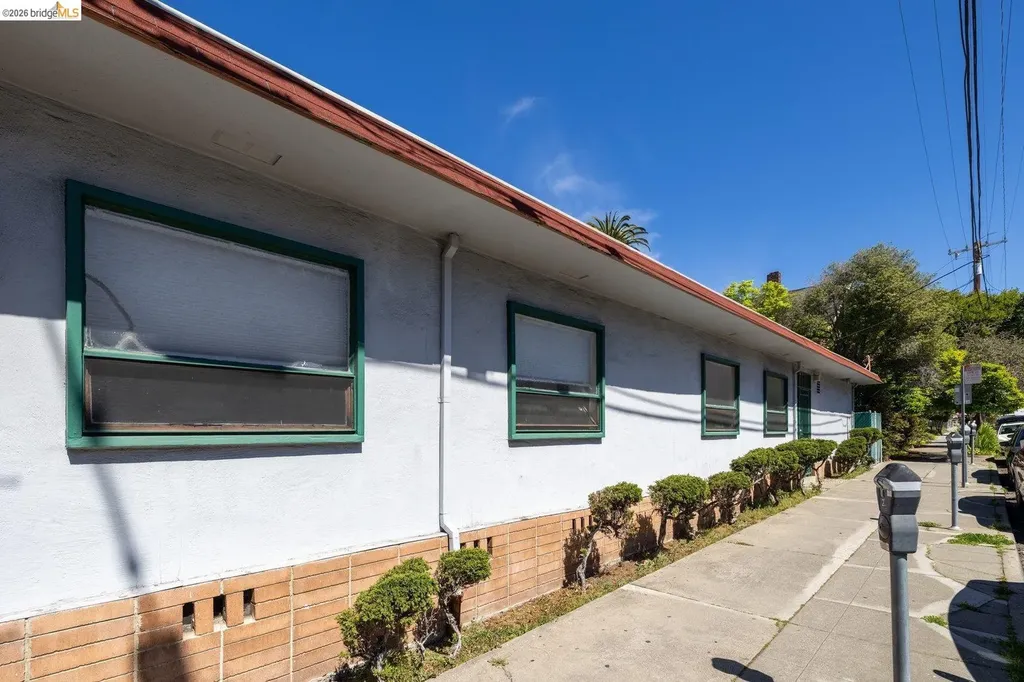 3021 Telegraph Avenue Berkeley CA 94705