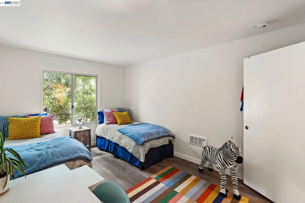 955 Shorepoint Court Alameda CA 94501