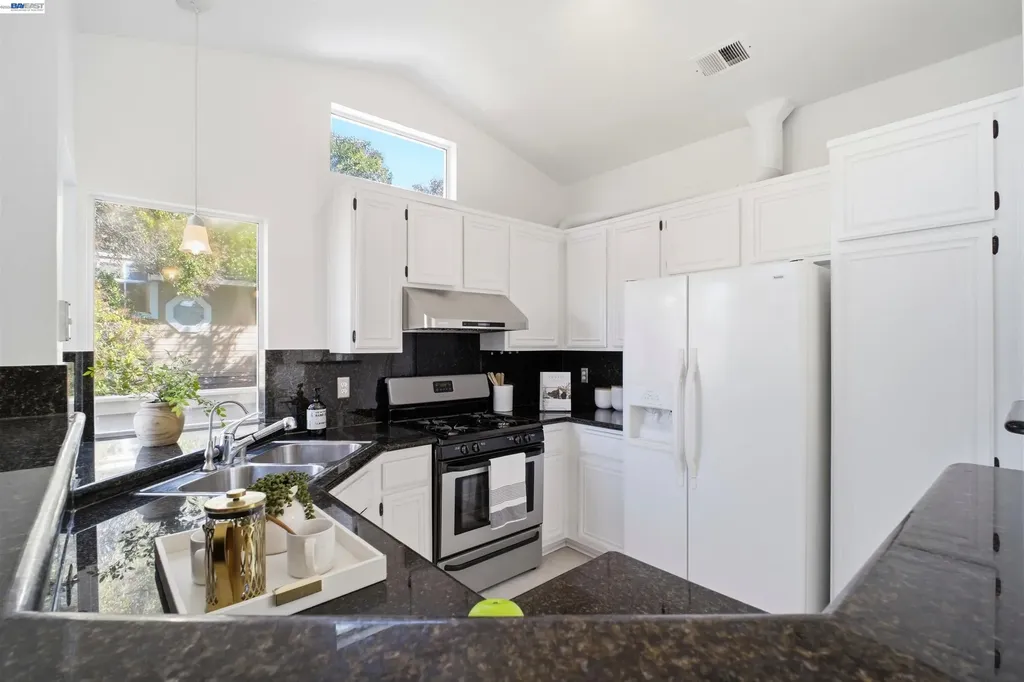 5245 Tacoma Common Fremont CA 94555