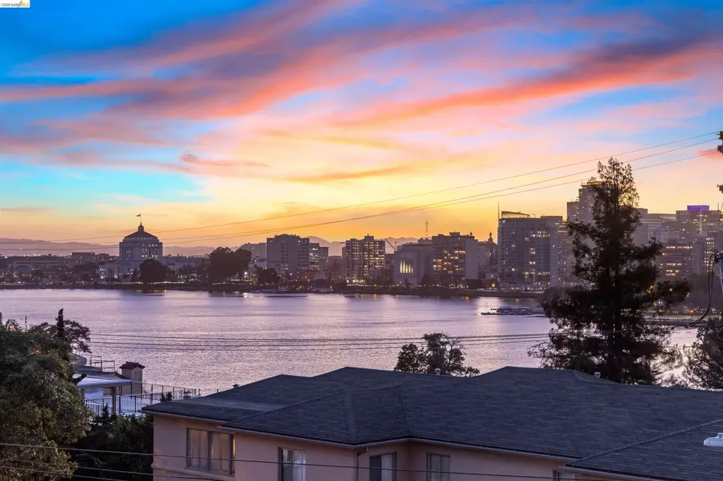 474 Merritt Avenue Oakland CA 94610