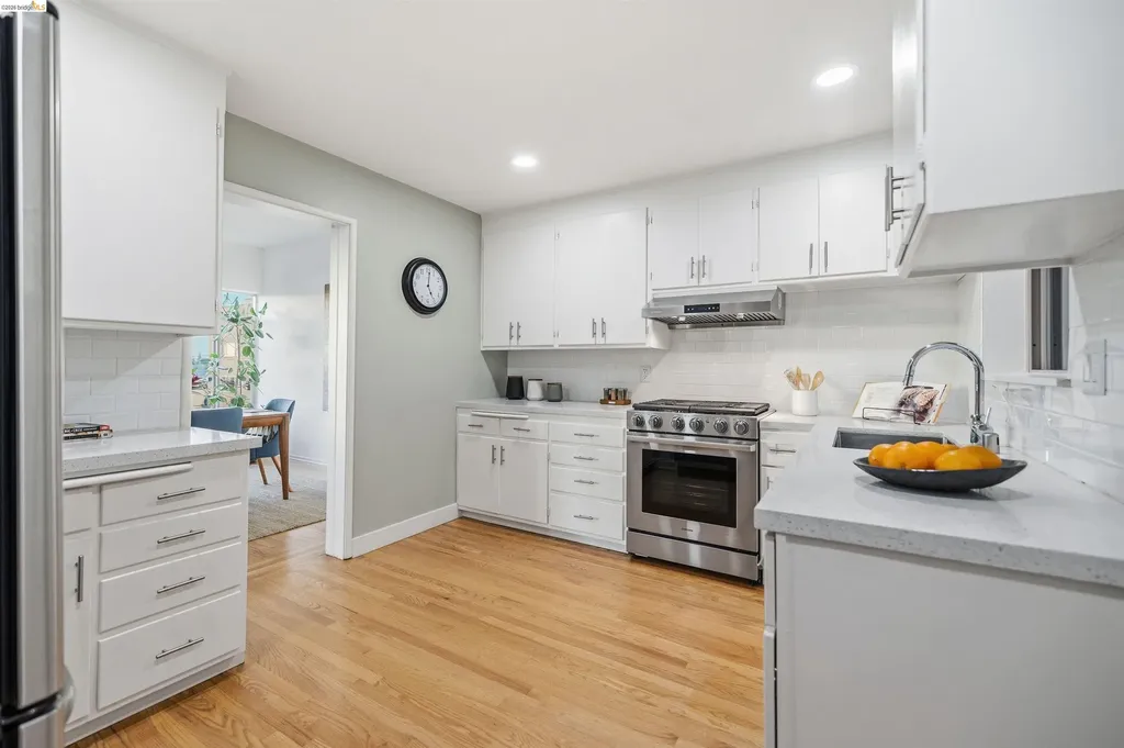 474 Merritt Avenue Oakland CA 94610