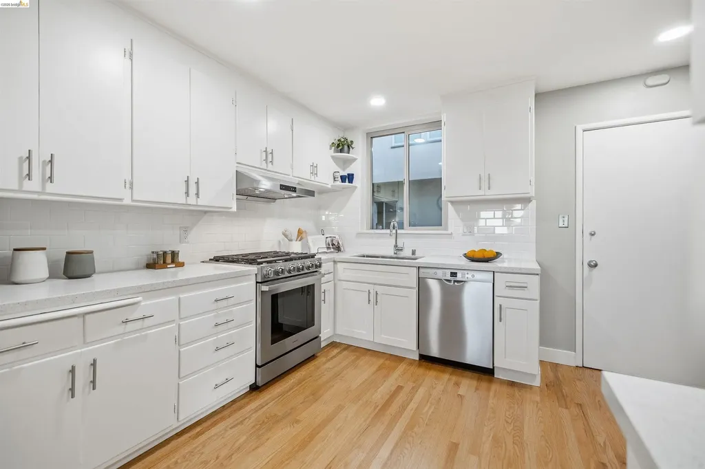 474 Merritt Avenue Oakland CA 94610