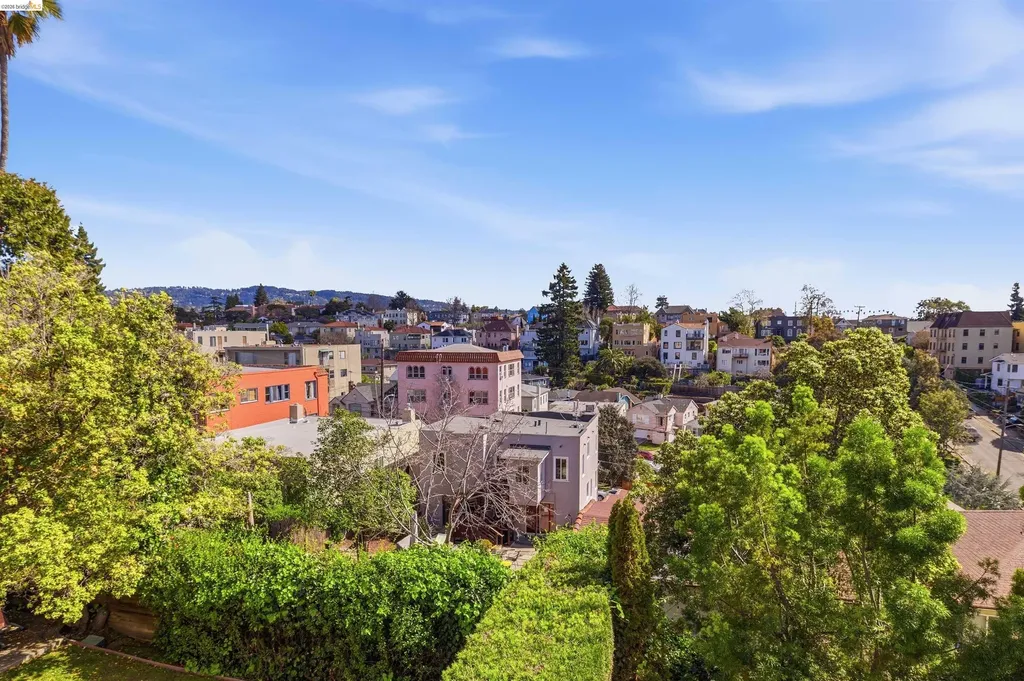 474 Merritt Avenue Oakland CA 94610
