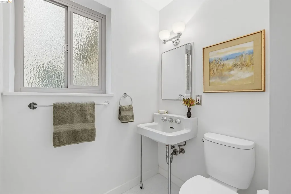 474 Merritt Avenue Oakland CA 94610