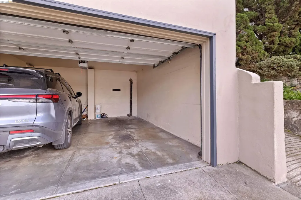 474 Merritt Avenue Oakland CA 94610