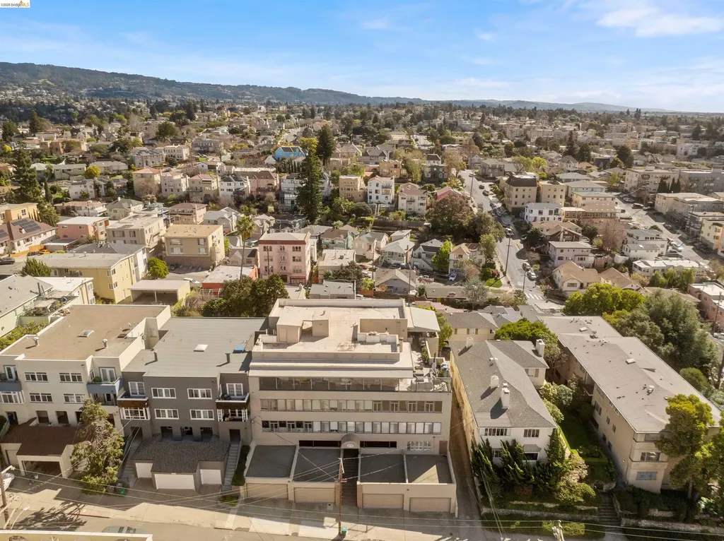 474 Merritt Avenue Oakland CA 94610