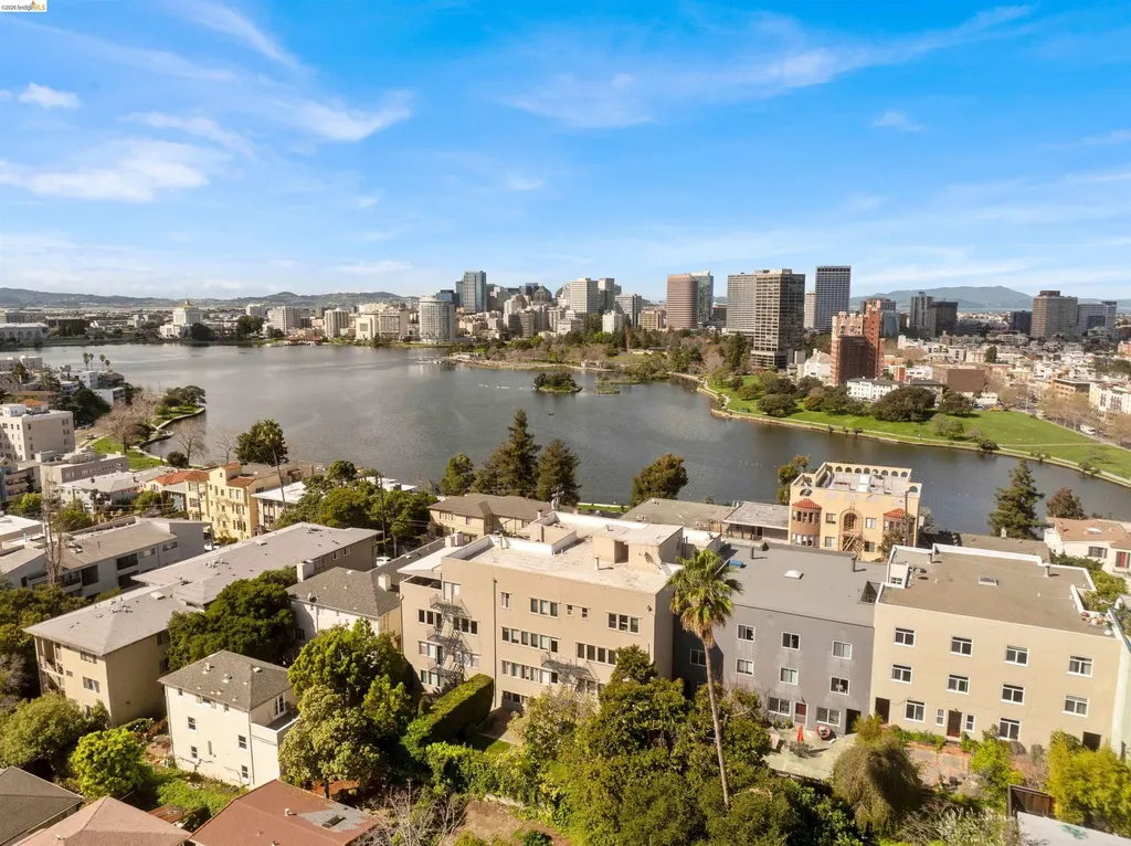 474 Merritt Avenue Oakland CA 94610