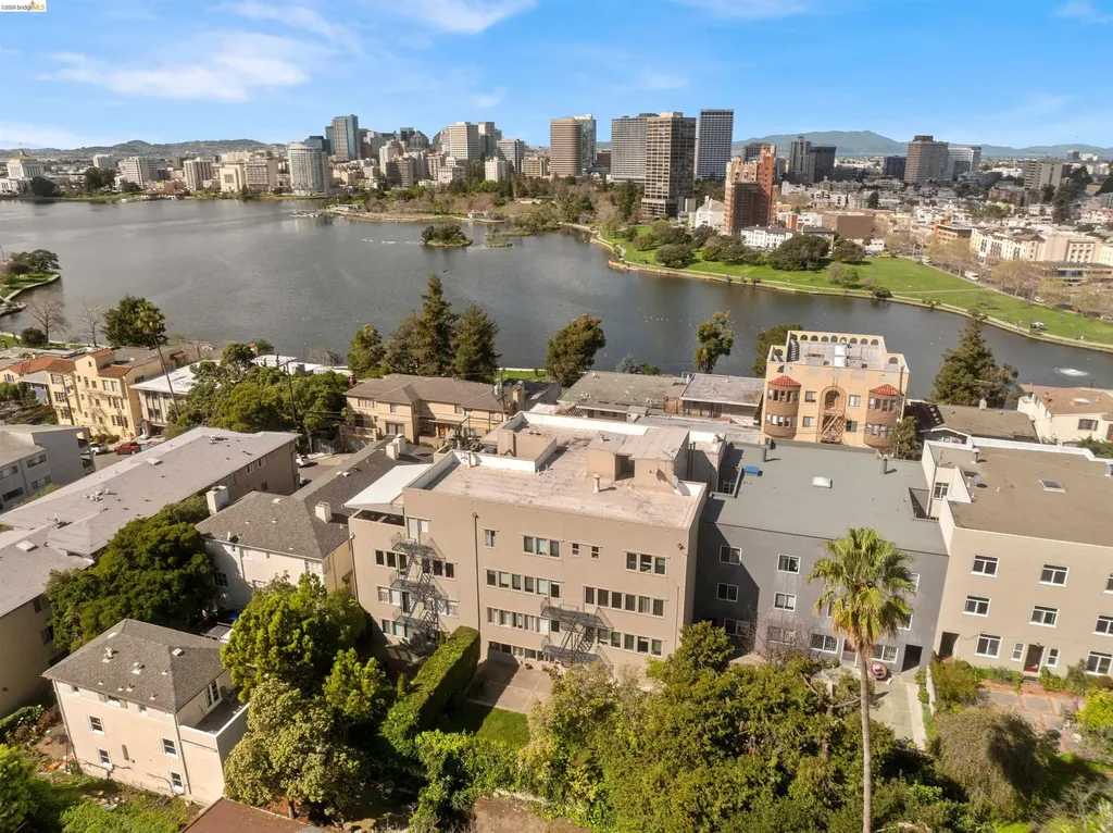 474 Merritt Avenue Oakland CA 94610