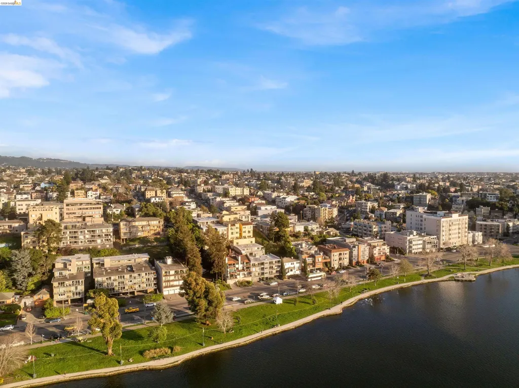 474 Merritt Avenue Oakland CA 94610