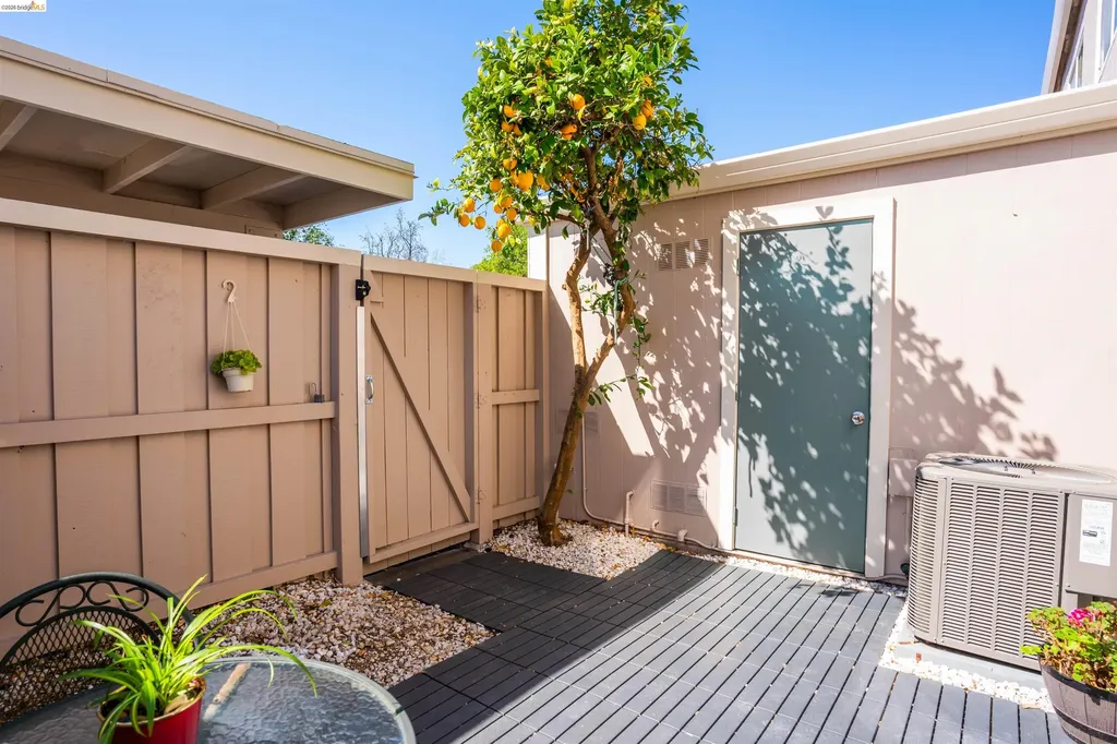 1260 Pine Creek Way Concord CA 94520