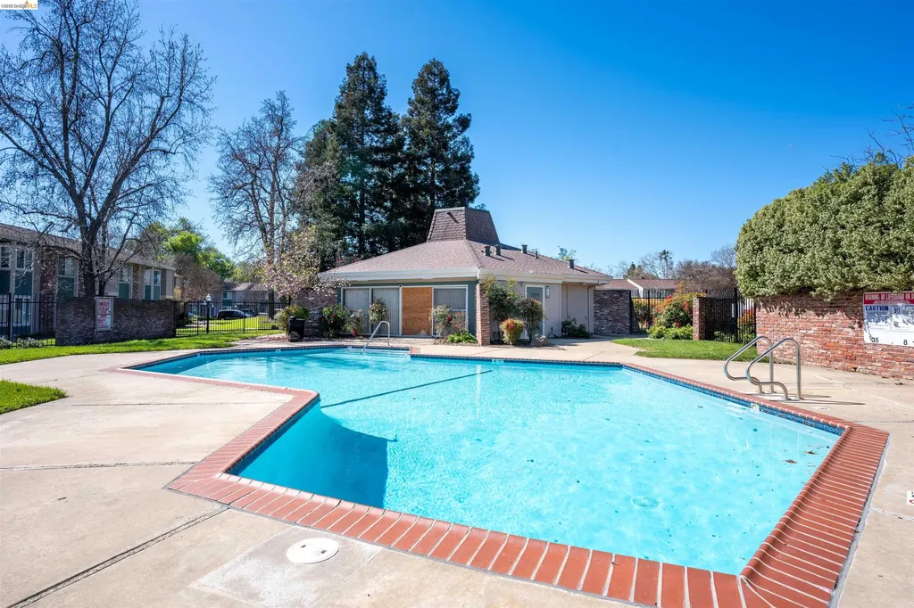 1260 Pine Creek Way Concord CA 94520