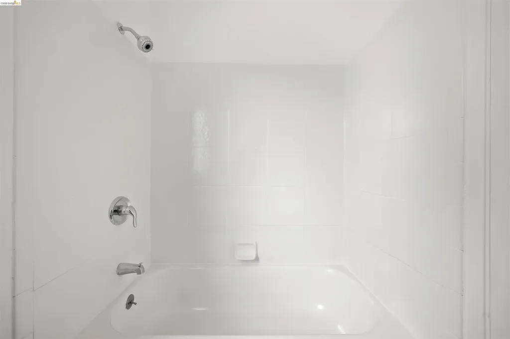 10933 Julius Street Oakland CA 94605
