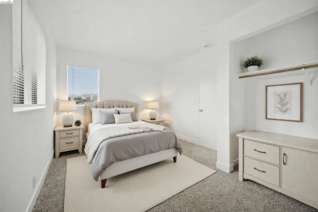10933 Julius Street Oakland CA 94605