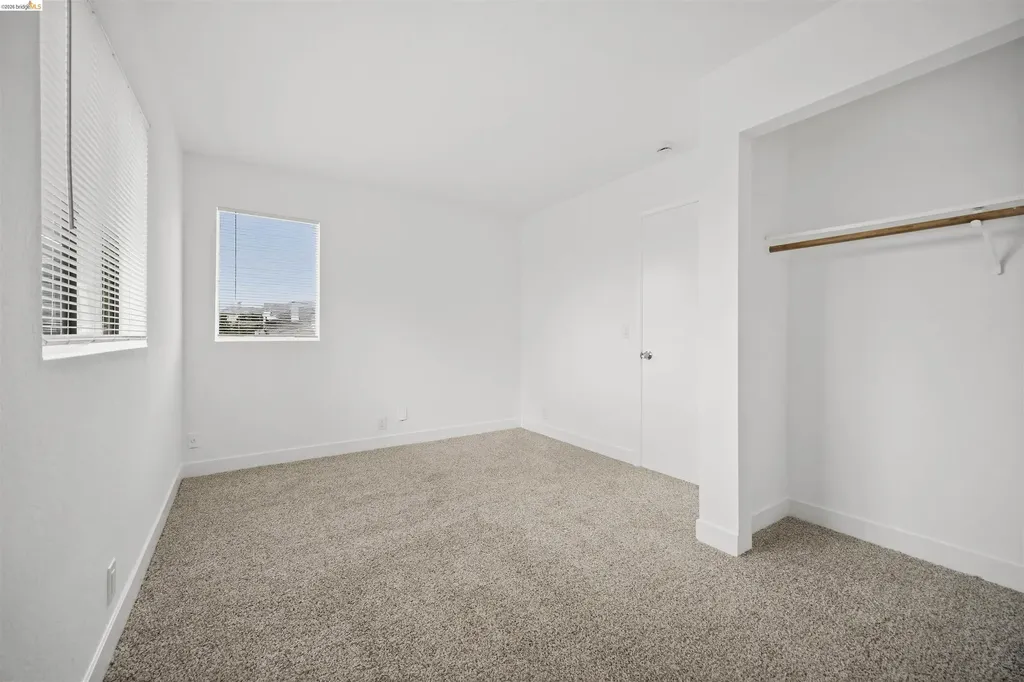 10933 Julius Street Oakland CA 94605