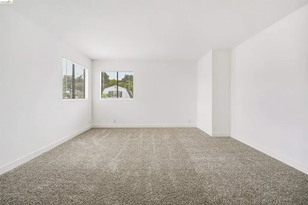 10933 Julius Street Oakland CA 94605