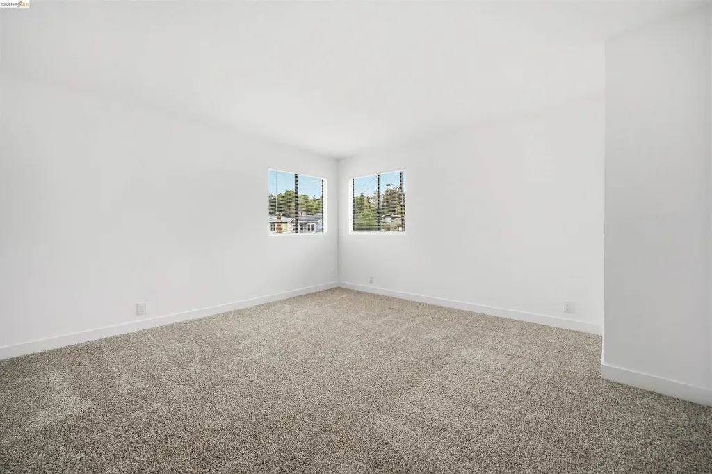 10933 Julius Street Oakland CA 94605