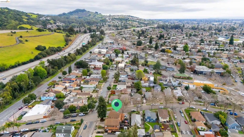 10933 Julius Street Oakland CA 94605