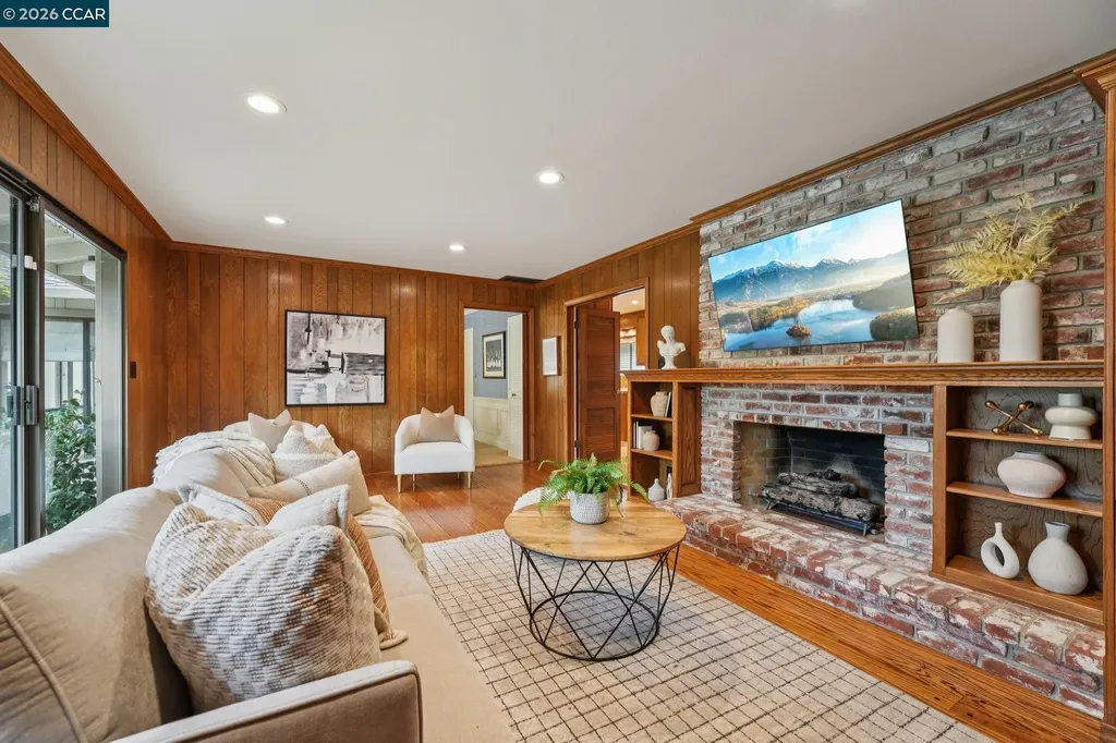 34 Sherwood Court Moraga CA 94556