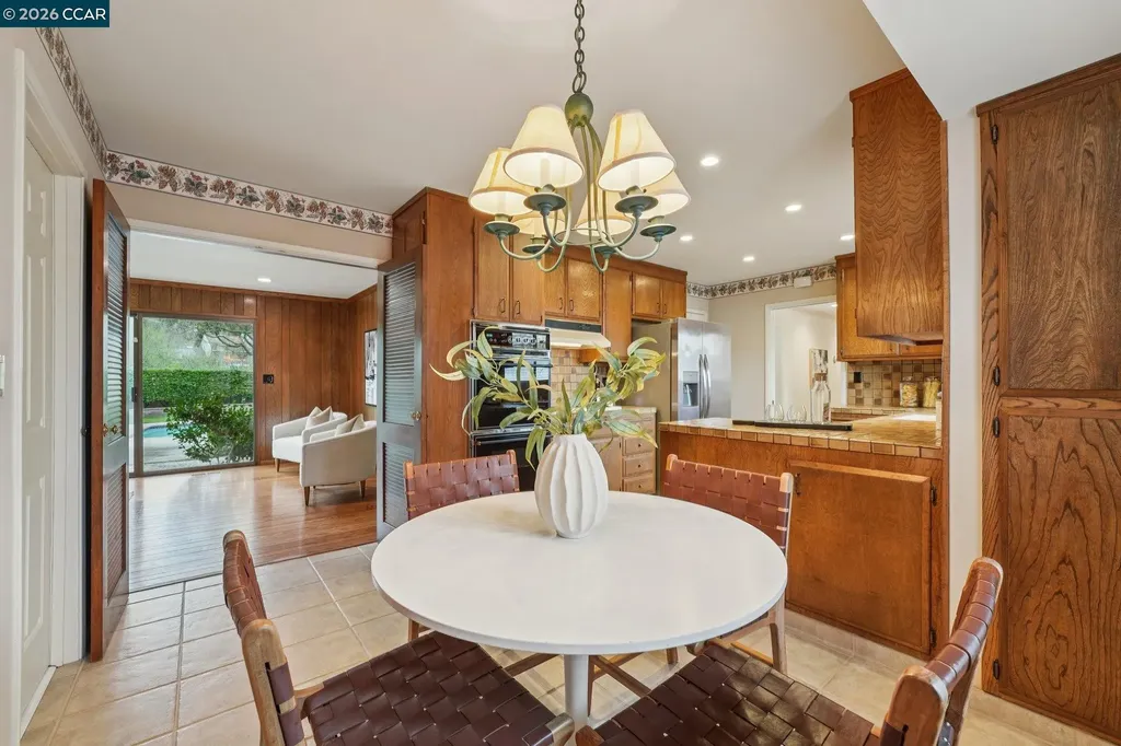 34 Sherwood Court Moraga CA 94556