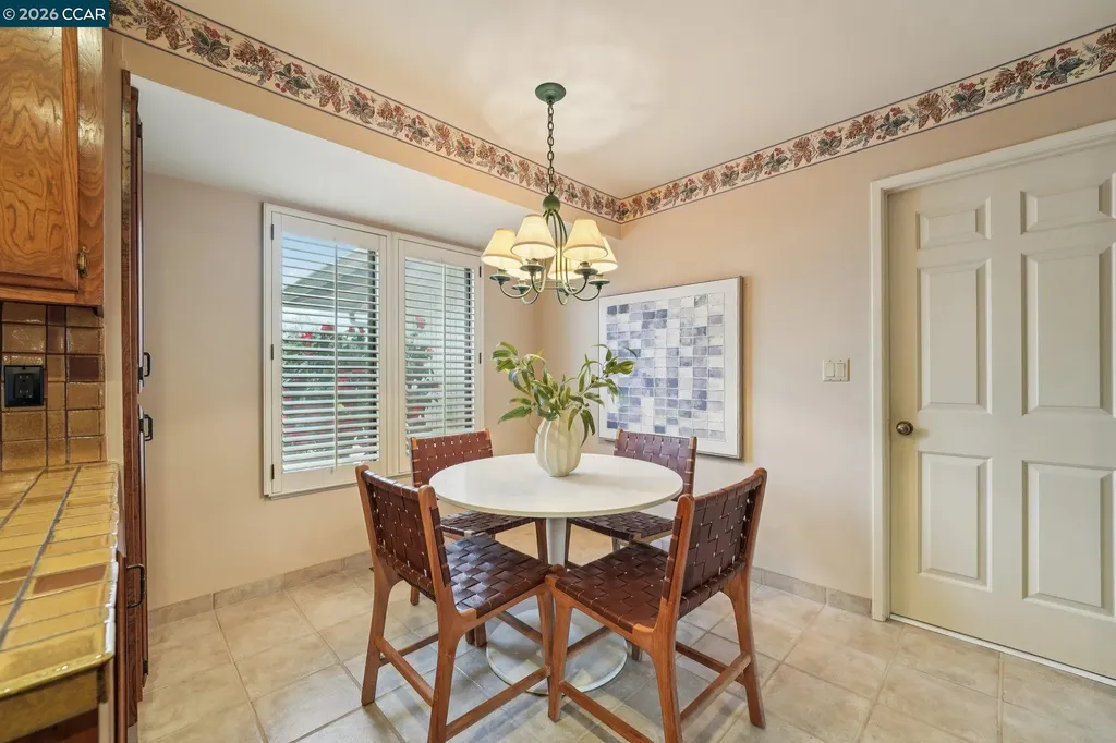34 Sherwood Court Moraga CA 94556