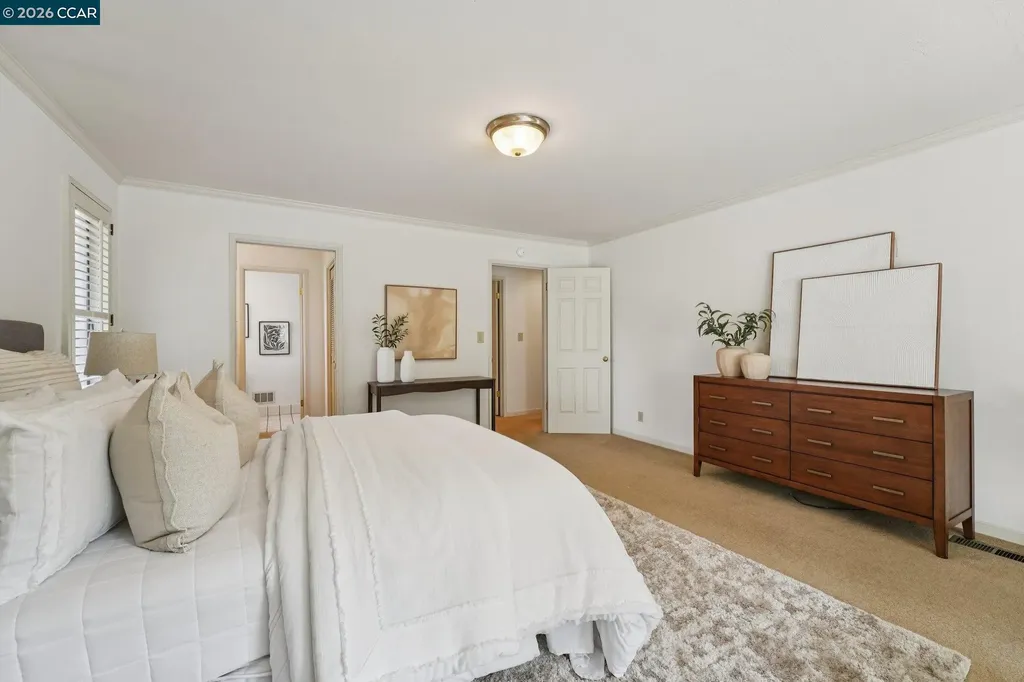 34 Sherwood Court Moraga CA 94556