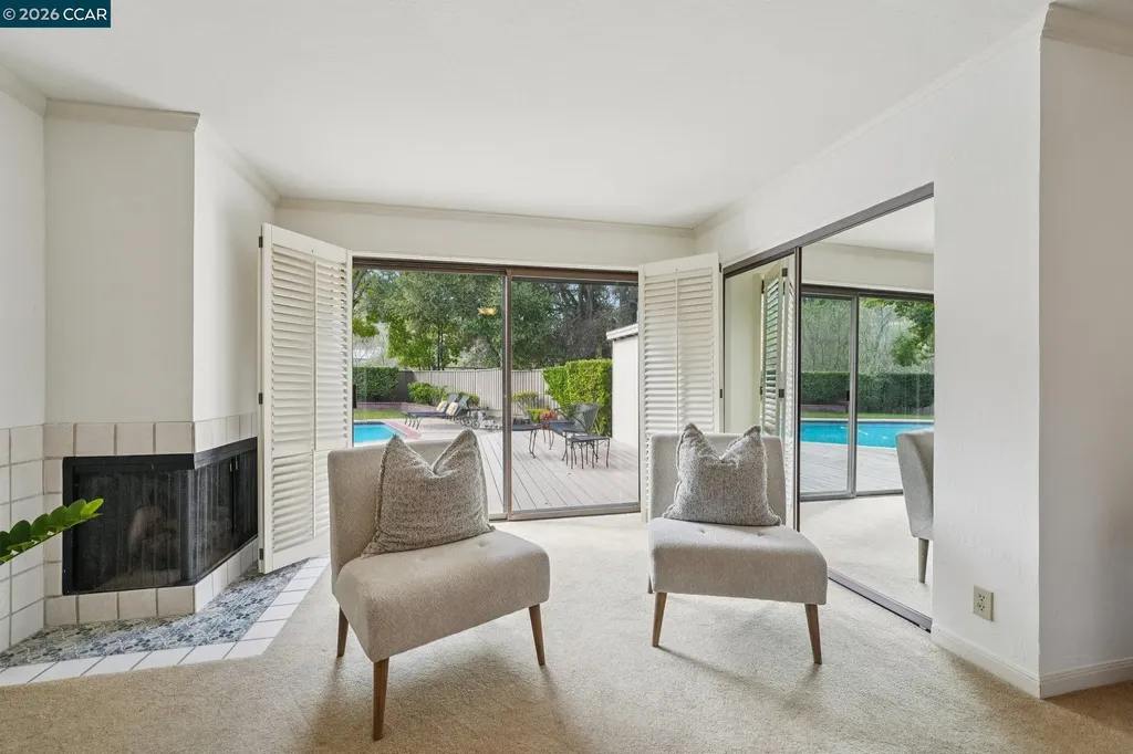 34 Sherwood Court Moraga CA 94556