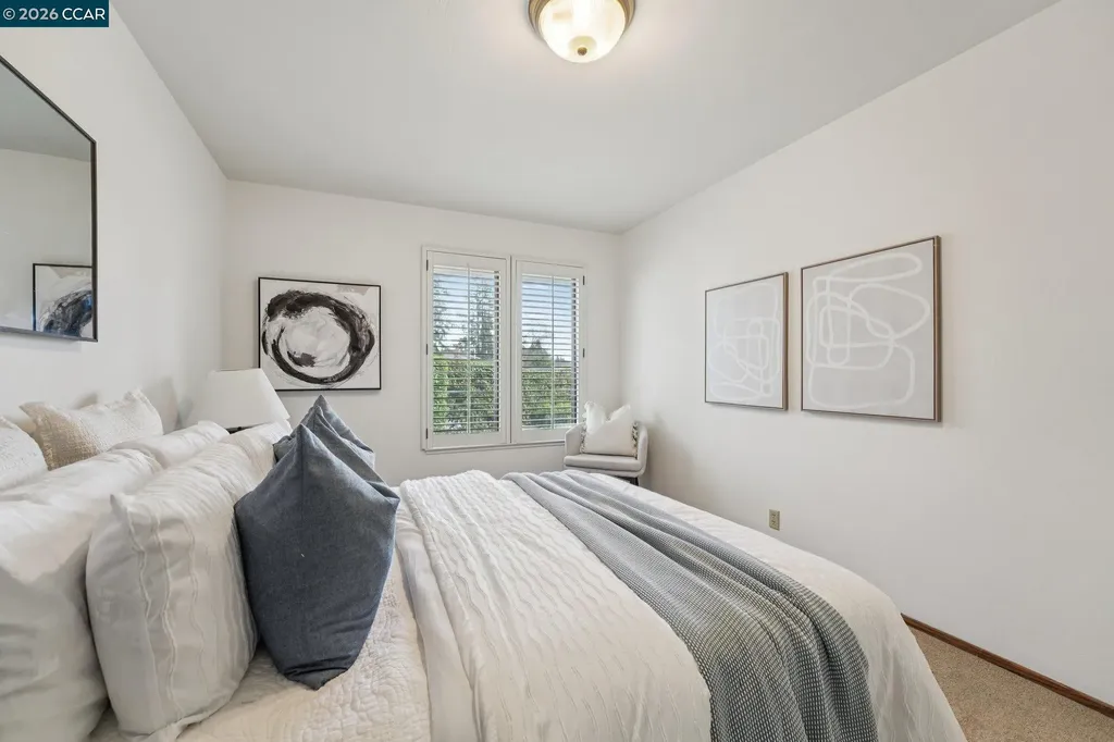 34 Sherwood Court Moraga CA 94556