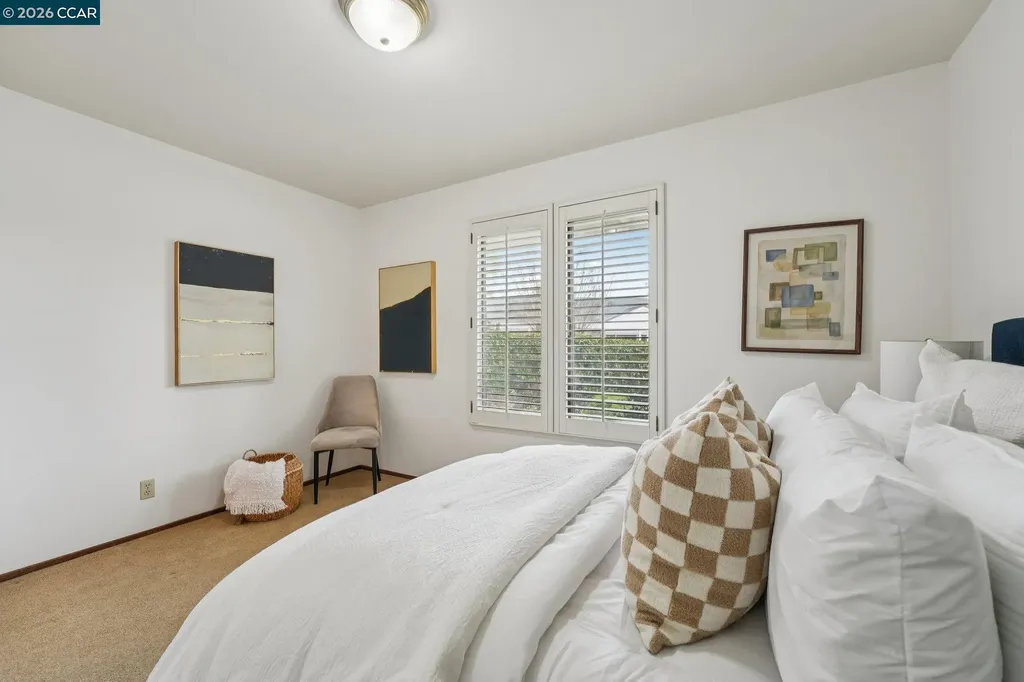 34 Sherwood Court Moraga CA 94556