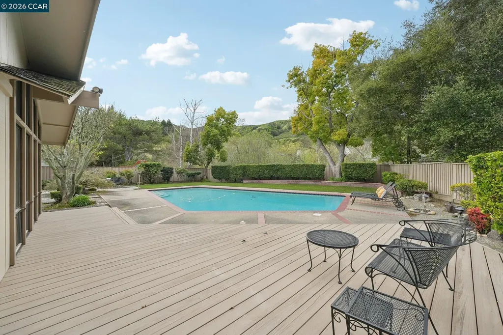 34 Sherwood Court Moraga CA 94556