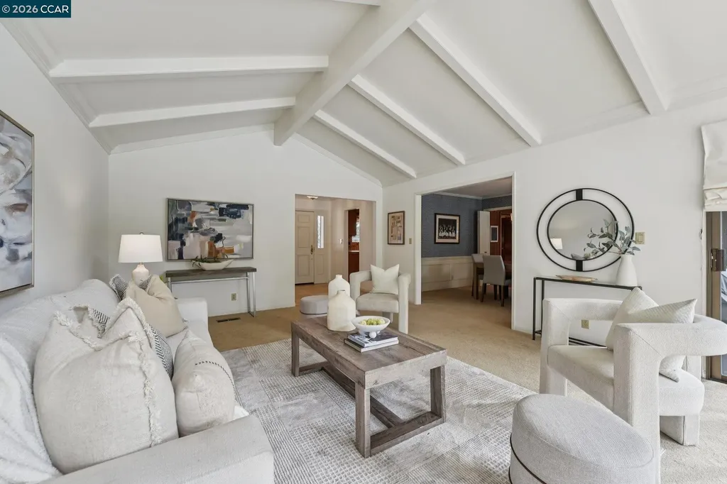 34 Sherwood Court Moraga CA 94556