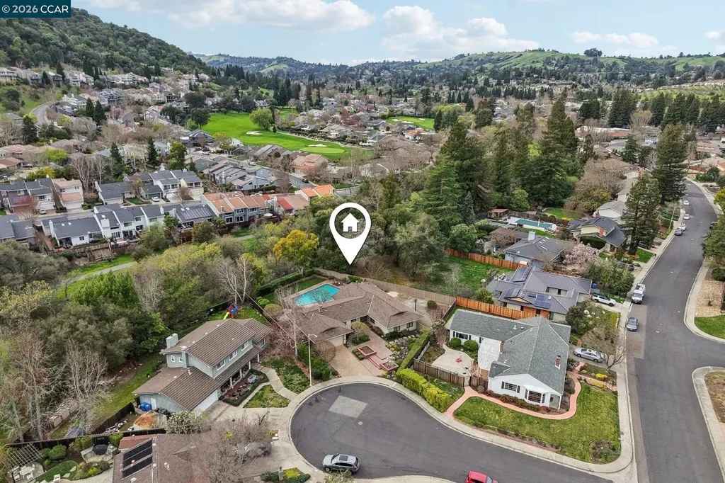 34 Sherwood Court Moraga CA 94556