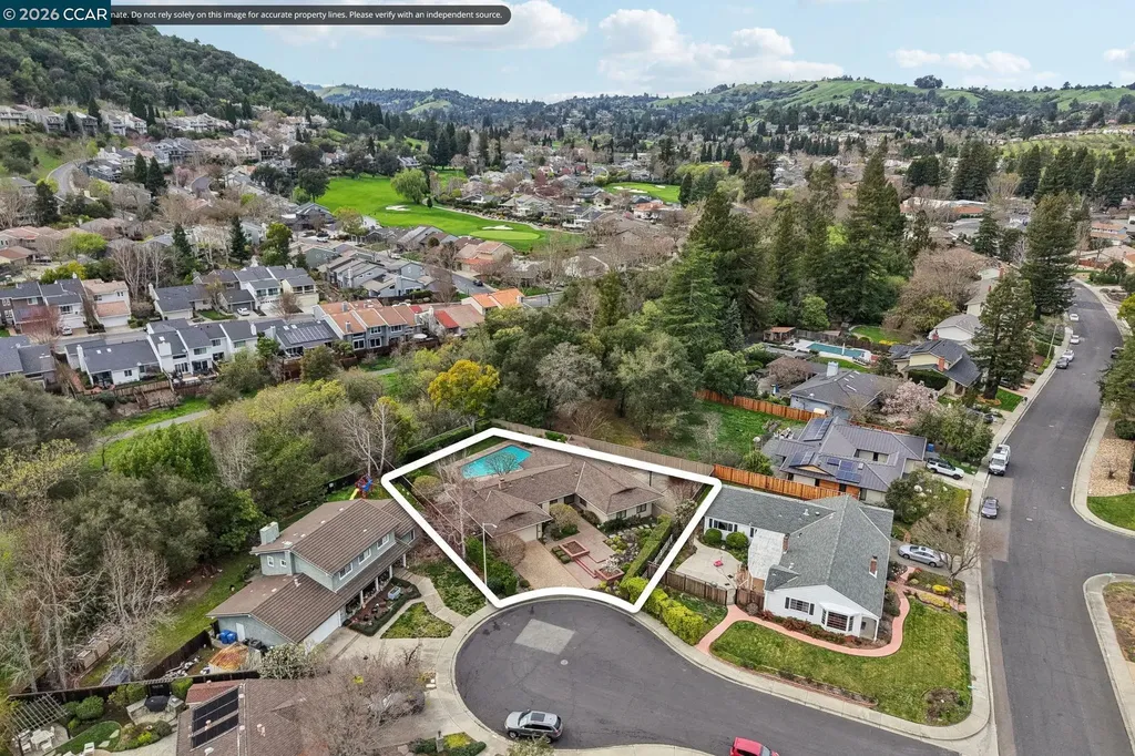 34 Sherwood Court Moraga CA 94556