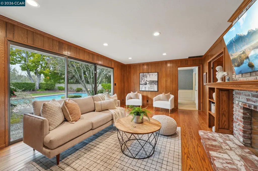 34 Sherwood Court Moraga CA 94556