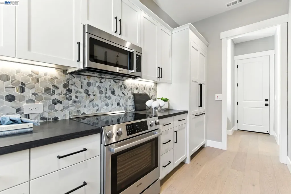 1652 Savanna Court Dublin CA 94568