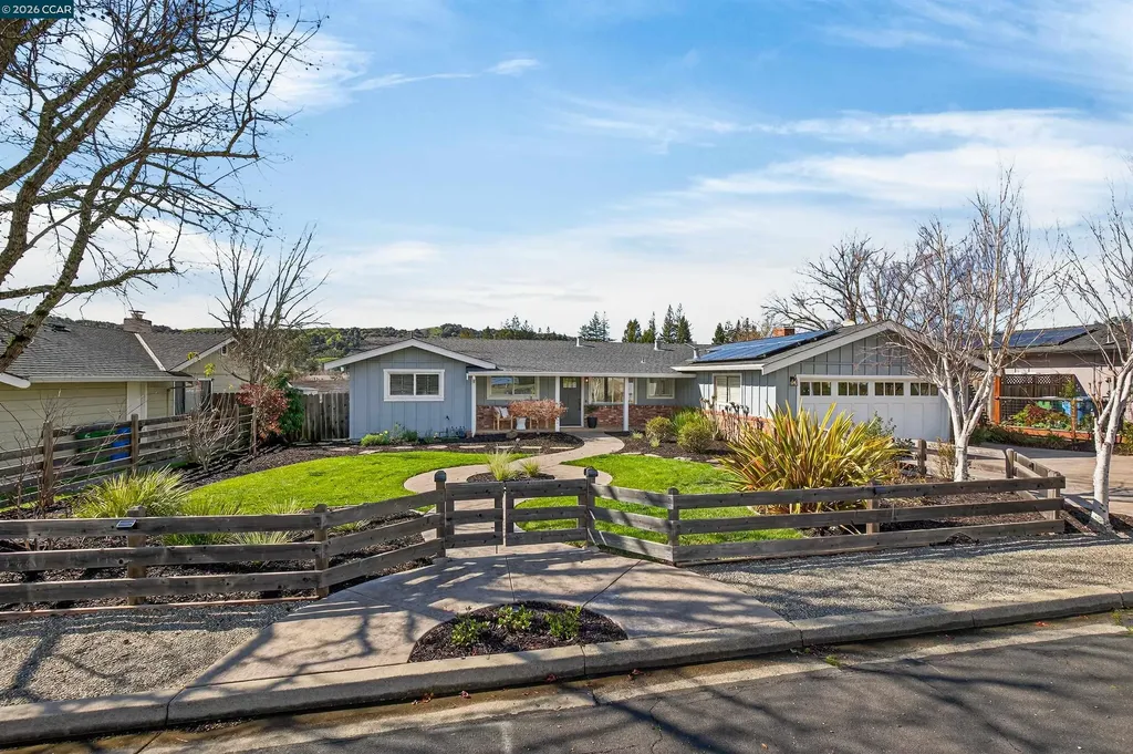 19 Lance Court Moraga CA 94556