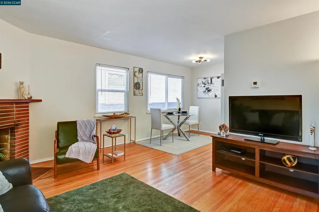 Albany CA, 933 Cerrito Street