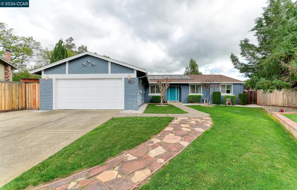 23 Capistrano Court Clayton CA 94517